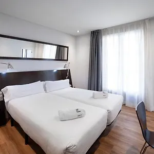 Отель Petit Palace Arana, Бильбао